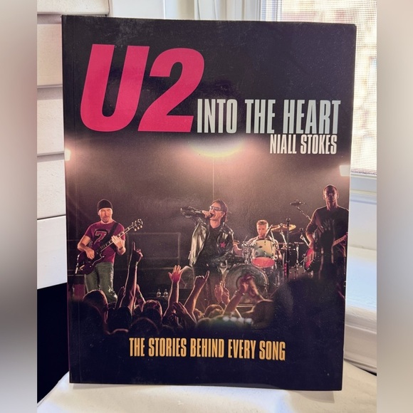 📚 Exclusive U2 Into the Heart - Behind the Music Book by Niall Stokes - Picture 1 of 16
